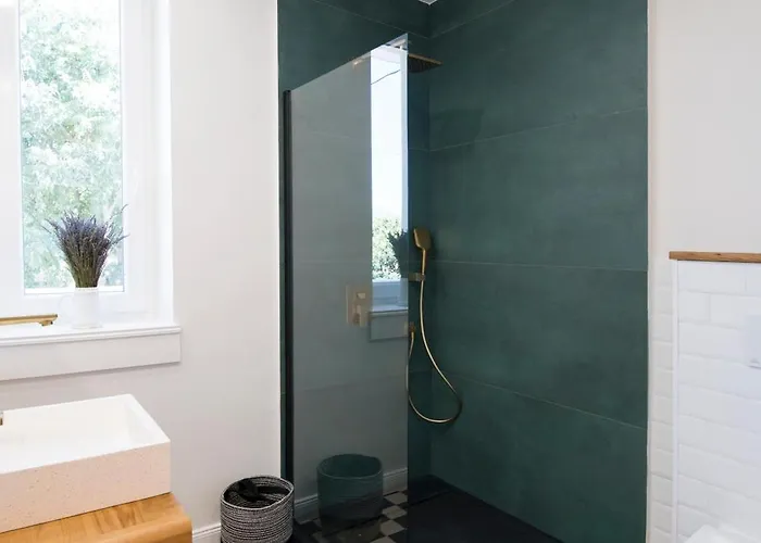 Luxury Bella - Centre W Free Parking 아파트 *